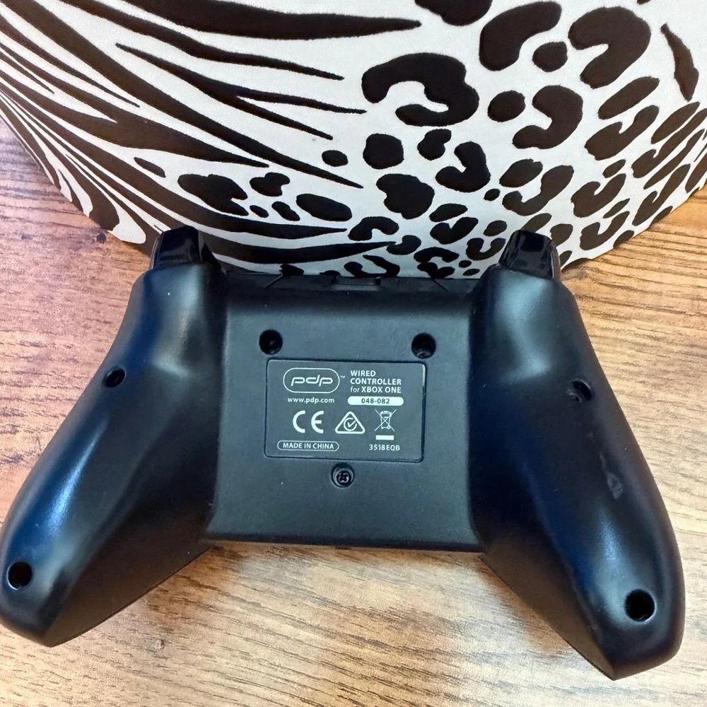 PDP Wired Controller Xbox One Windows PC Midnight Camo 048-082 Black Gray